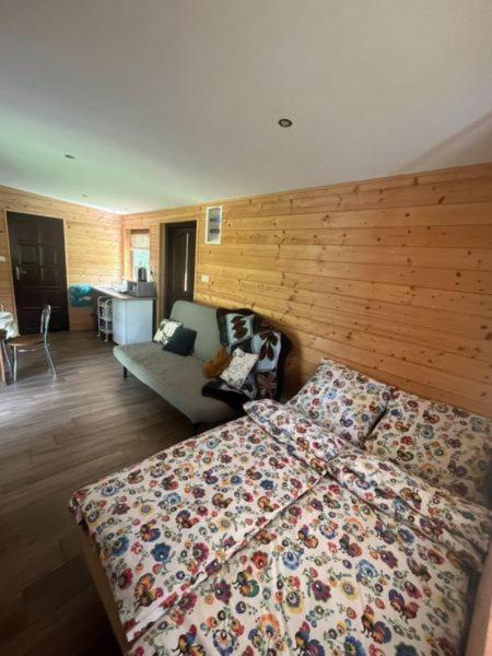 Lesny Zakatek Bed and Breakfast Smardzewice Exteriör bild
