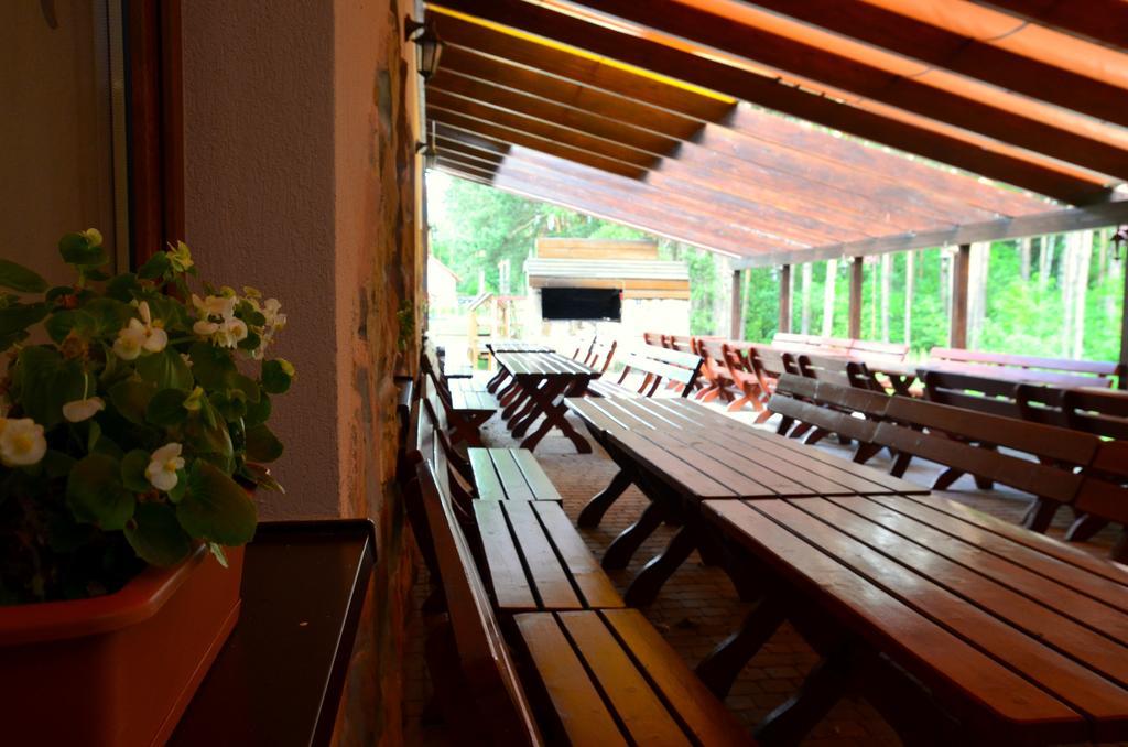 Lesny Zakatek Bed and Breakfast Smardzewice Exteriör bild